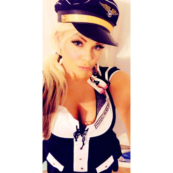 👩🏼‍✈️Captain layover costume (3pc) - Picture 3 of 8
